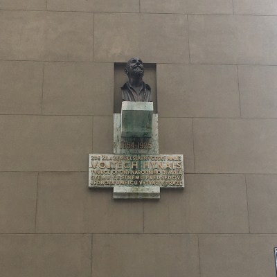 Vojrech Hynais buste